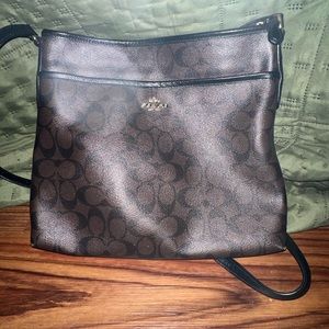 Coach crossbody not carried very many times. Excellent condition